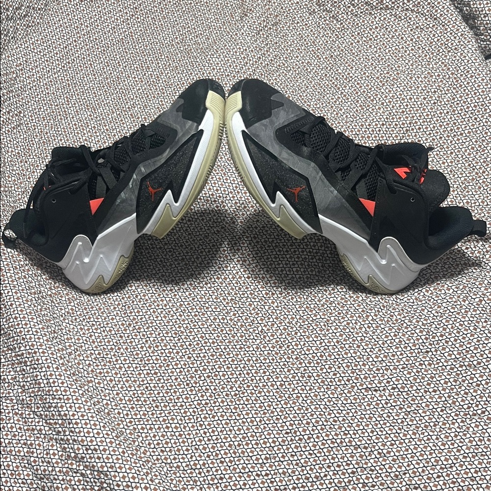 Jordan men’s size 10 shoes